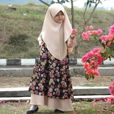 TK0977 Gamis Muslim Anak Kombinasi Printing Bunga Hitam Mocca Lucu Tanggung